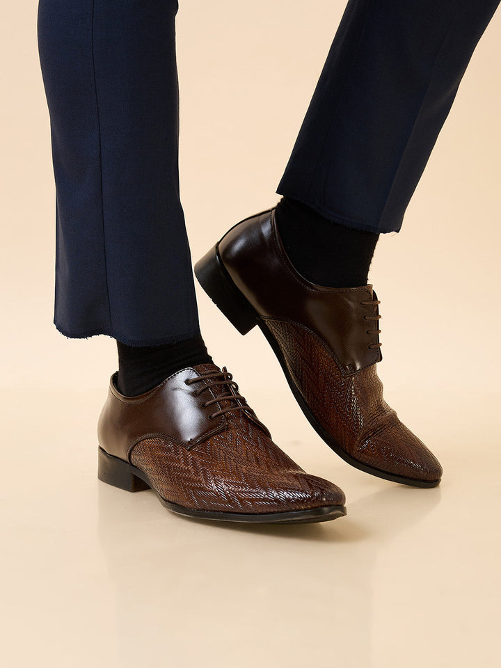 Regal Brown Men Formal Textured Leather Lace Ups