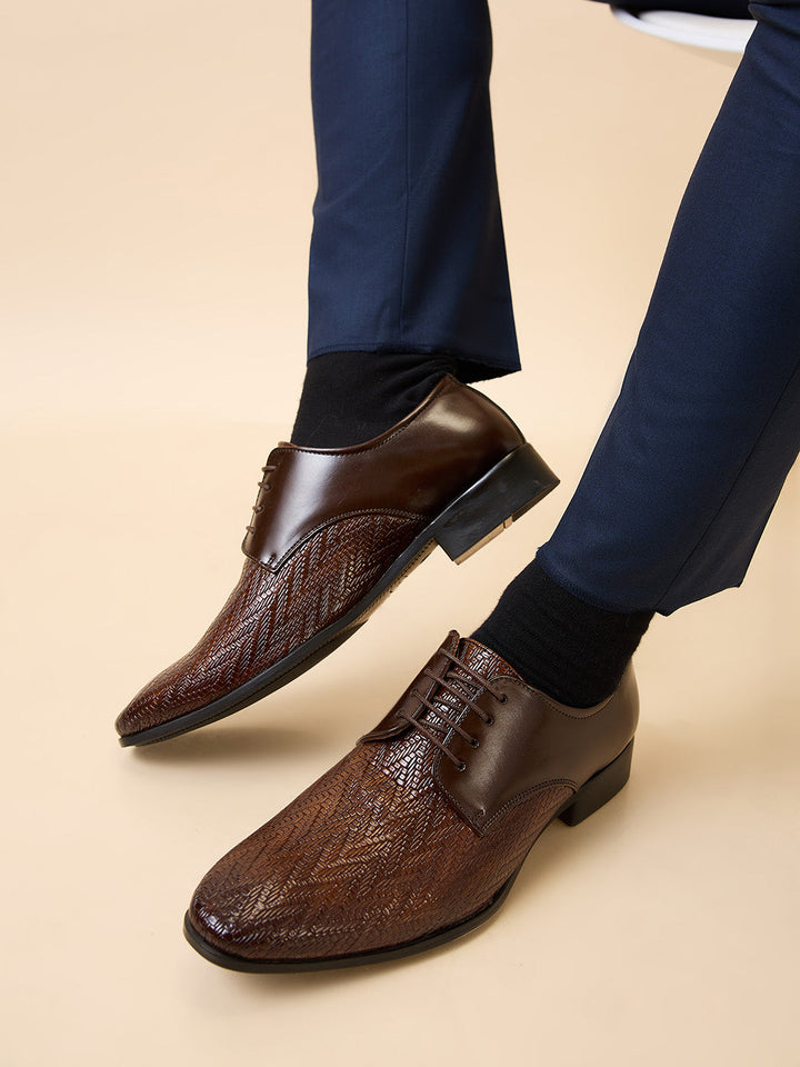 Regal Brown Men Formal Textured Leather Lace Ups