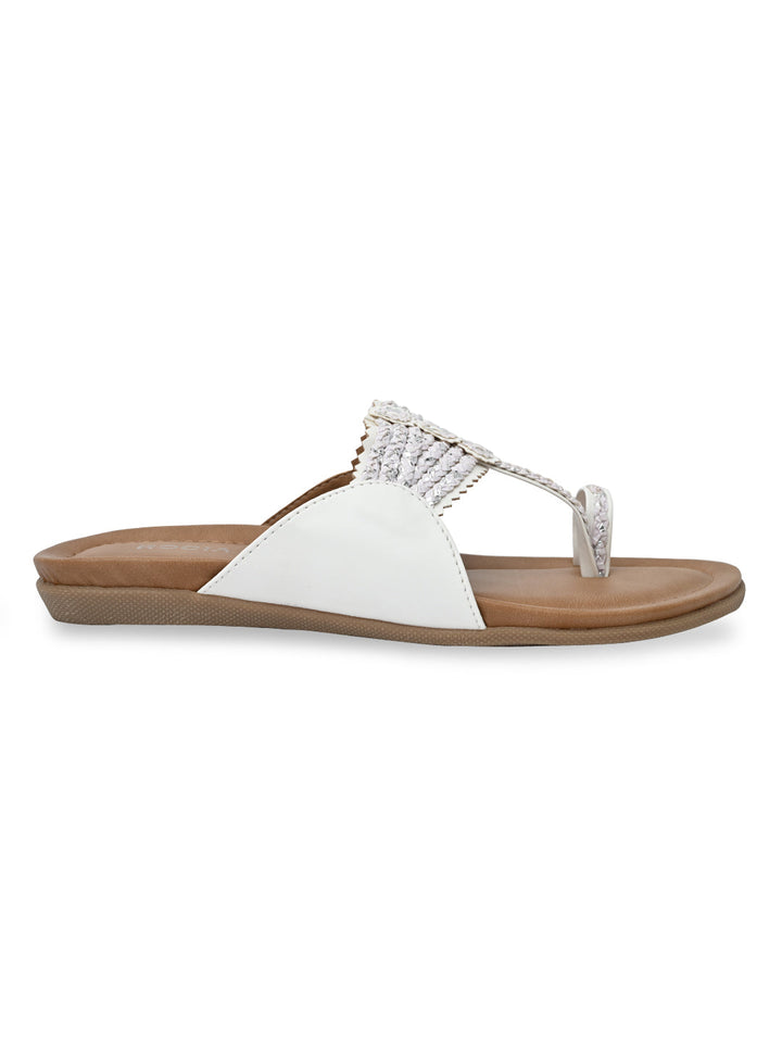 Rocia By Regal White Women Kolhapuri Flats