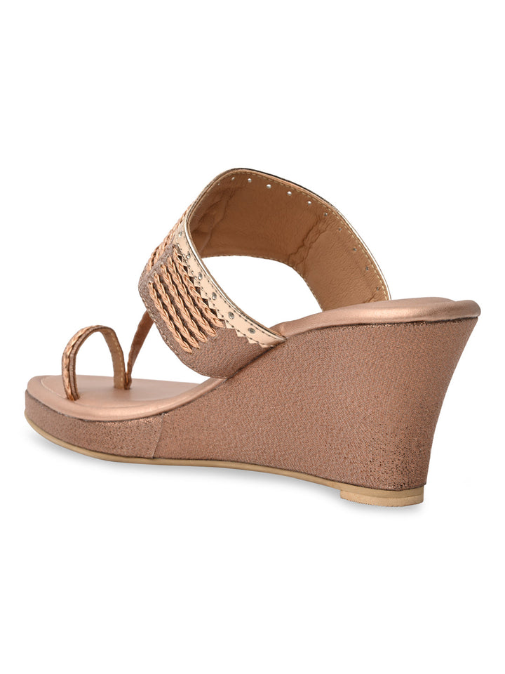 Rocia By Regal Rose Gold Women Kolhapuri Wedges