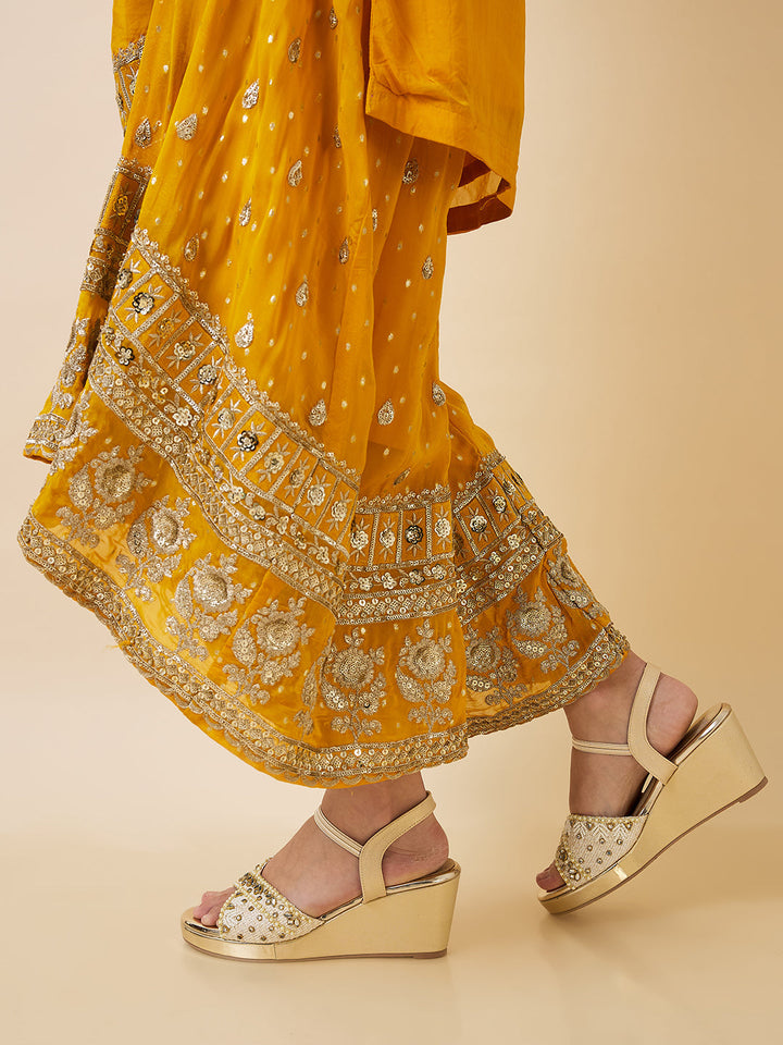 Rocia By Regal Gold Women Kundan Work Platform Sandals