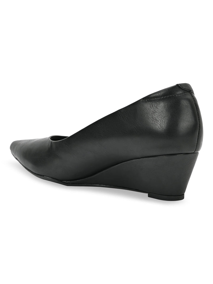 Rocia By Regal Black Women Pointed Toe Wedges