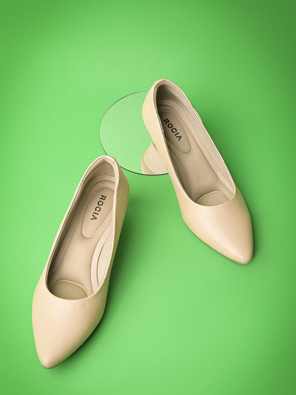 Rocia By Regal Nude Women Pointed Toe Wedges