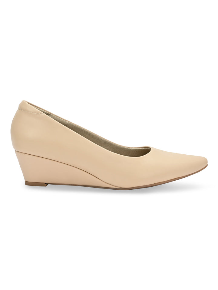 Rocia By Regal Nude Women Pointed Toe Wedges