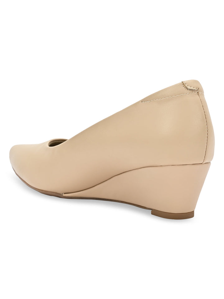 Rocia By Regal Nude Women Pointed Toe Wedges