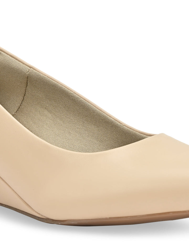 Rocia By Regal Nude Women Pointed Toe Wedges
