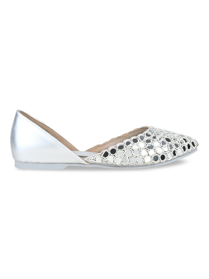 Rocia By Regal Silver Women Abla Work Mojaris