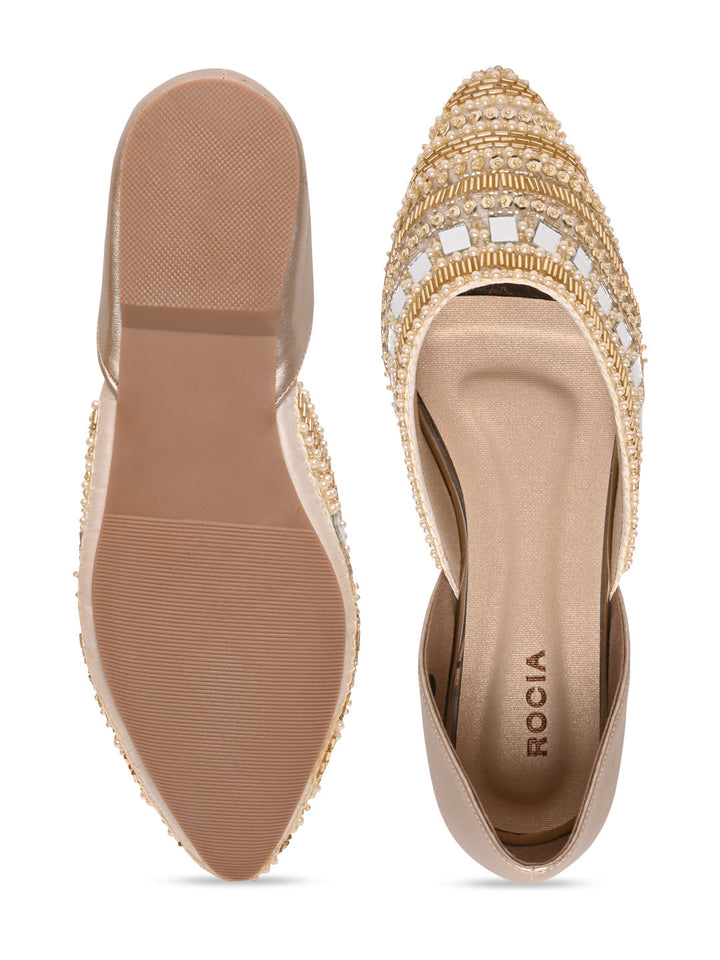 Rocia By Regal Gold Women Embroidered Mojaris