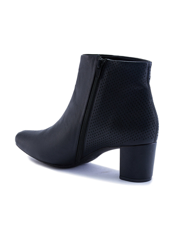 Rocia By Regal Black Women Ankle Length Boots