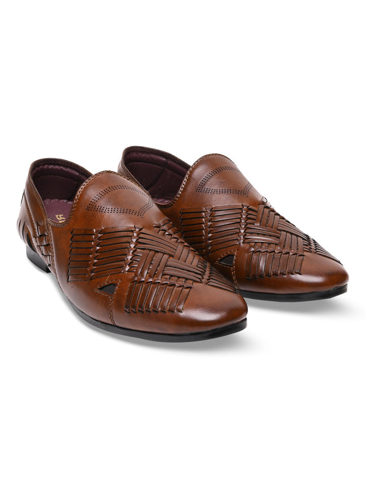 Regal Brown Men Ethnic Woven Juttis