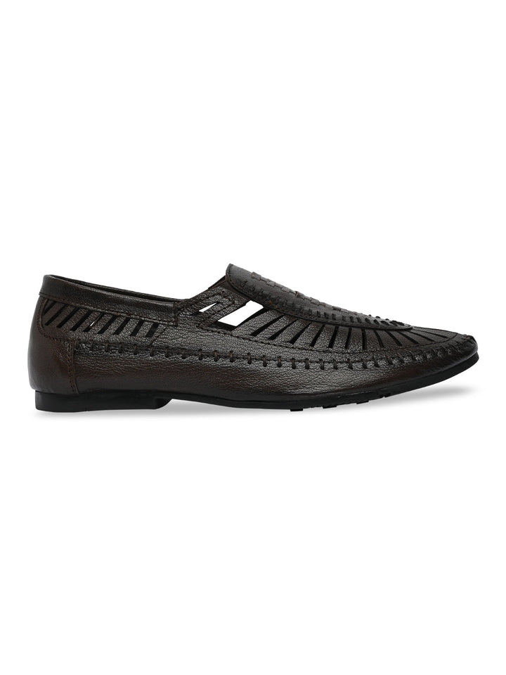 Regal Brown Men Ethnic Mojari Sandals
