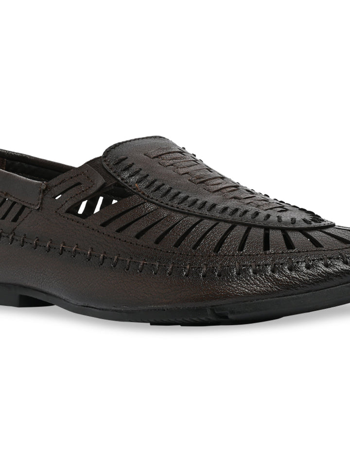 Regal Brown Men Ethnic Mojari Sandals